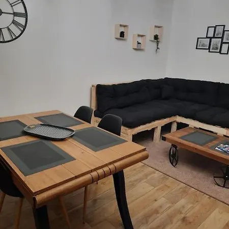 Casa de Férias Le Nid Douillet - Duplex Bois & Charme *